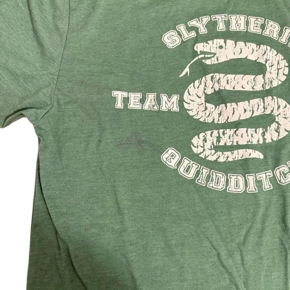 Universal Studios Wizarding World of Harry Potter Slytherin Quidditch T-Shirt M - Picture 4 of 8